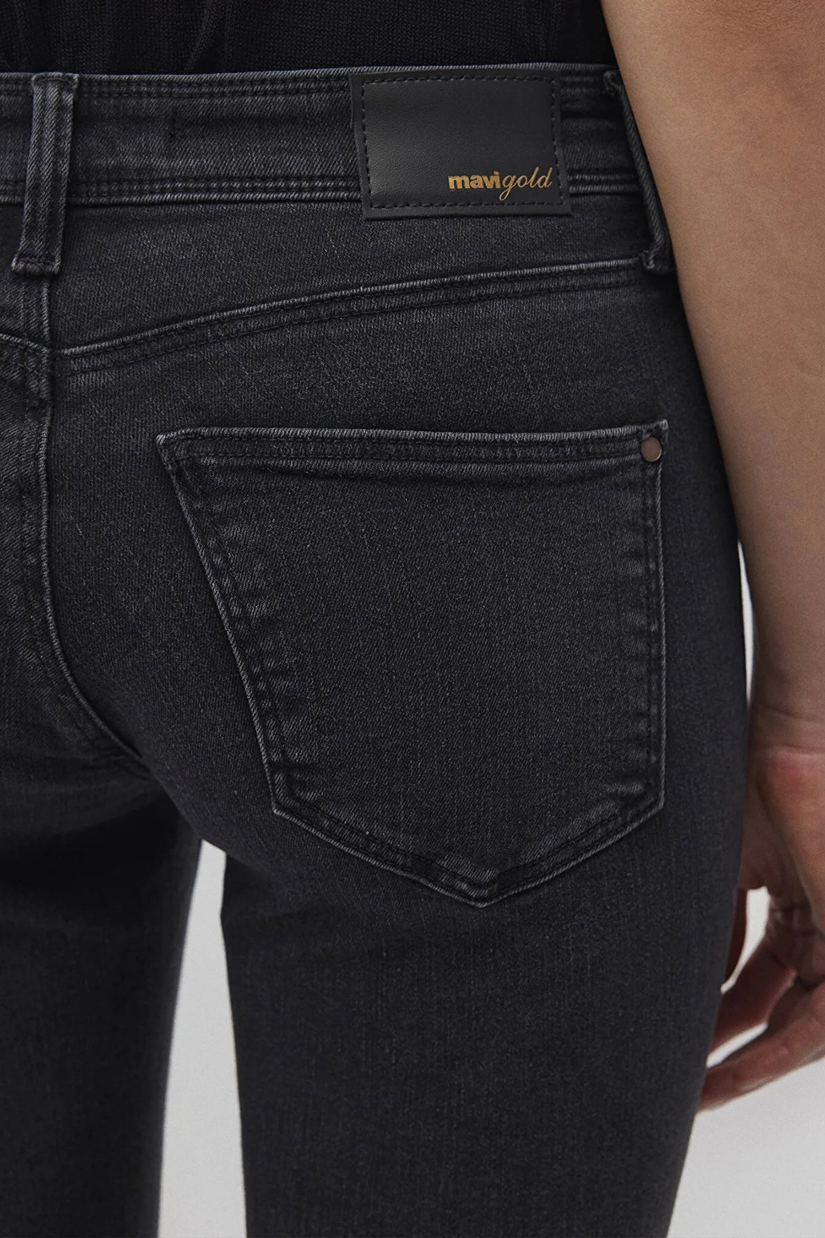 Mavi Mona Pamuk Karışımlı Slim Straight Normal Bel Jeans Bayan Kot Pantolon 1049788205 SİYAH