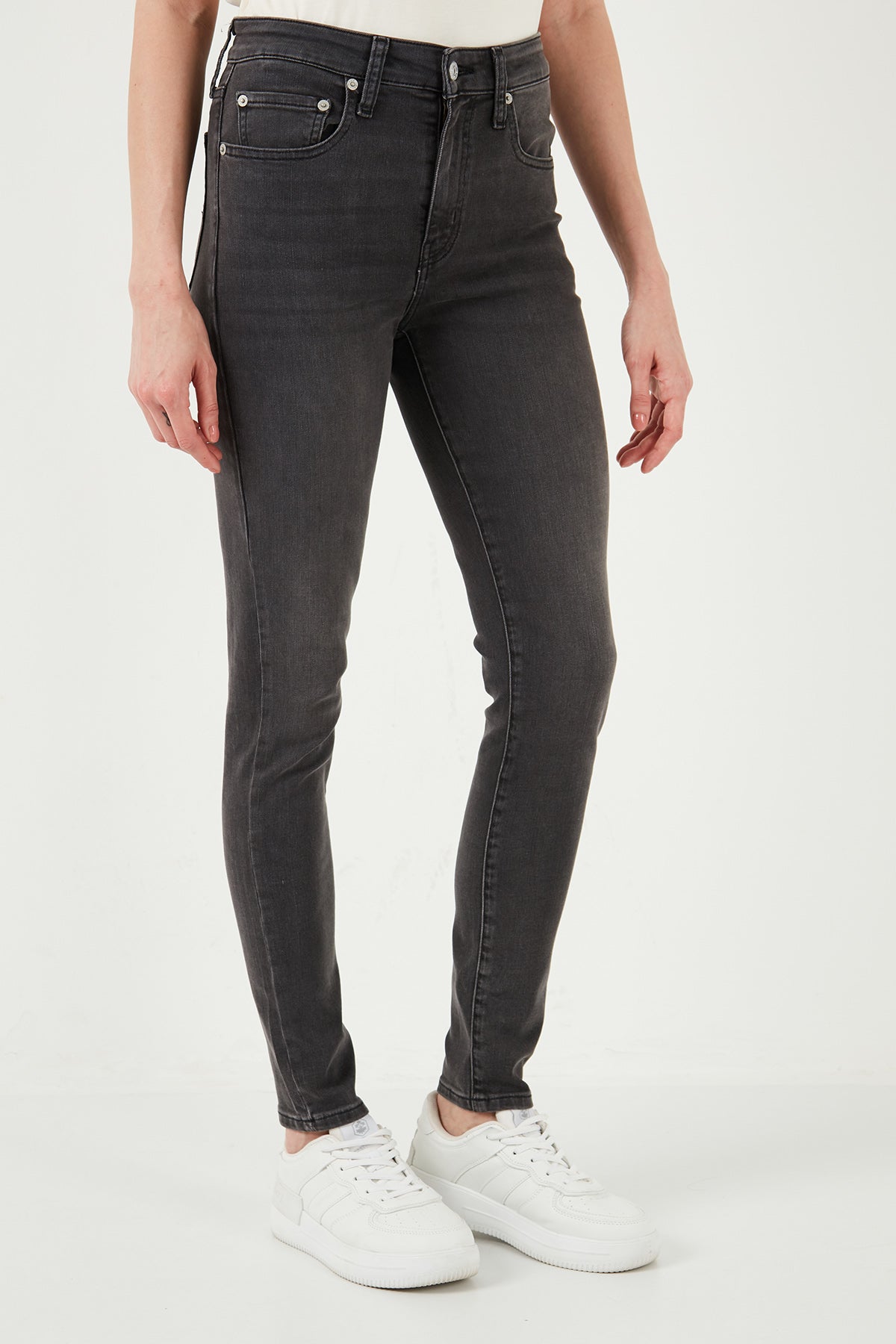 Levi's 721 Skinny Fit Yüksek Bel Jeans Bayan Kot Pantolon A9360-0002 GRİ