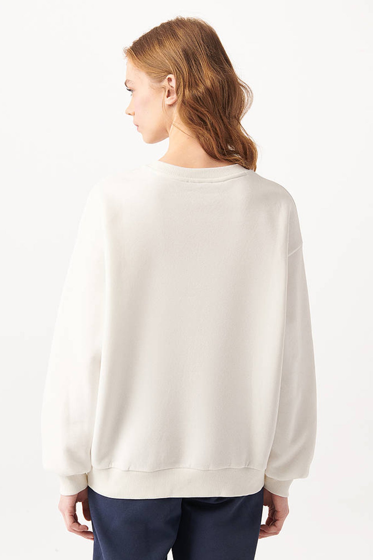 Mavi Oversize Bisiklet Yaka Pamuklu Basic Bayan Sweat 1610198-70057 KIRIK BEYAZ