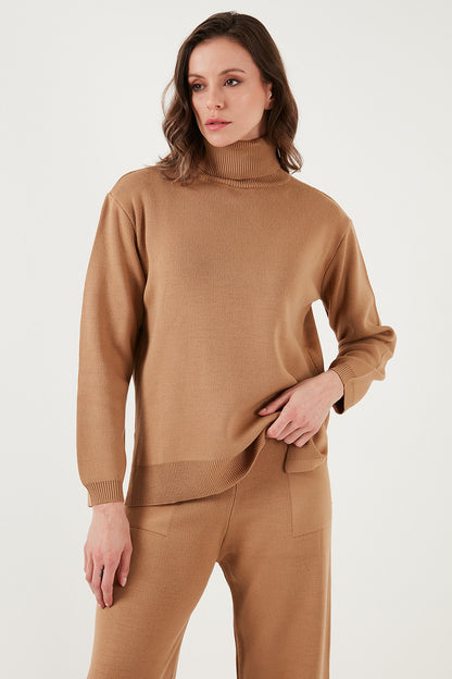 Fashion Friends Regular Fit Balıkçı Yaka Alt-Üst Triko Bayan Takım 24K0259K1 CAMEL