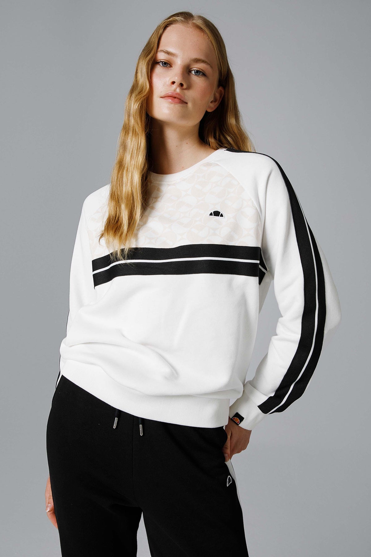 Ellesse Pamuk Karışımlı Regular Fit Bisiklet Yaka Bayan Sweat EF168-OF BEYAZ