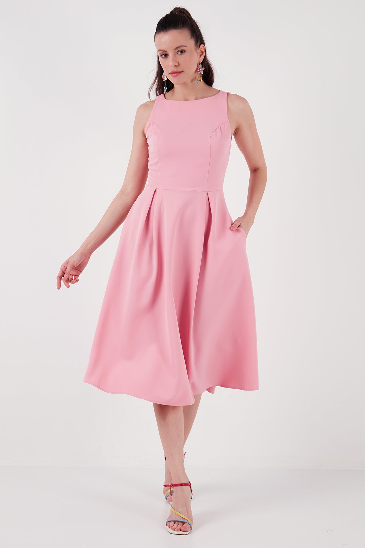 Lela Bisiklet Yaka Regular Fit Cepli Pileli Midi Bayan Elbise 6051963 PEMBE