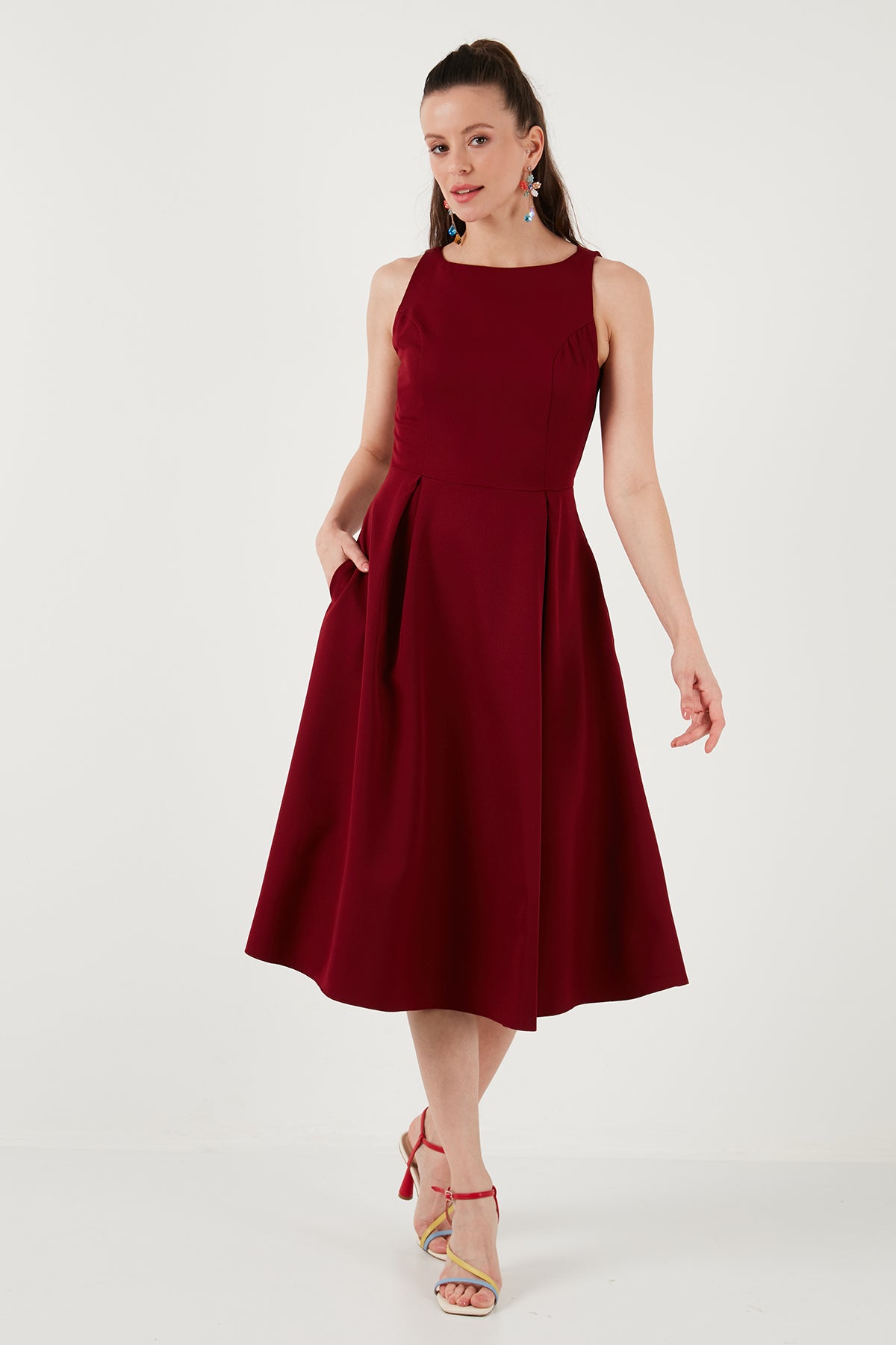 Lela Bisiklet Yaka Regular Fit Cepli Pileli Midi Bayan Elbise 6051963 BORDO