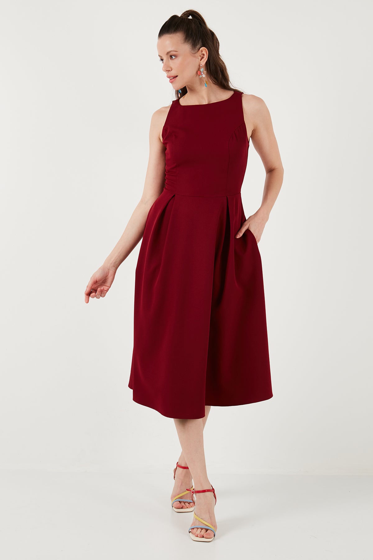 Lela Bisiklet Yaka Regular Fit Cepli Pileli Midi Bayan Elbise 6051963 BORDO