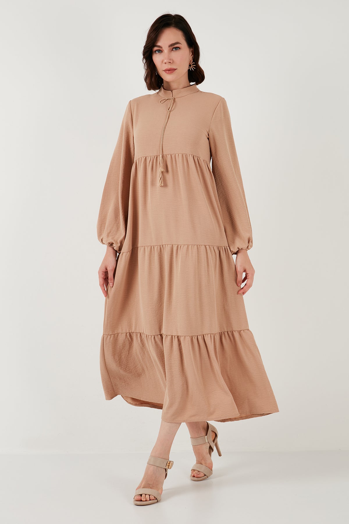 Lela Modest Regular Fit Dik Yaka Uzun Bayan Elbise 611EL545 CAMEL