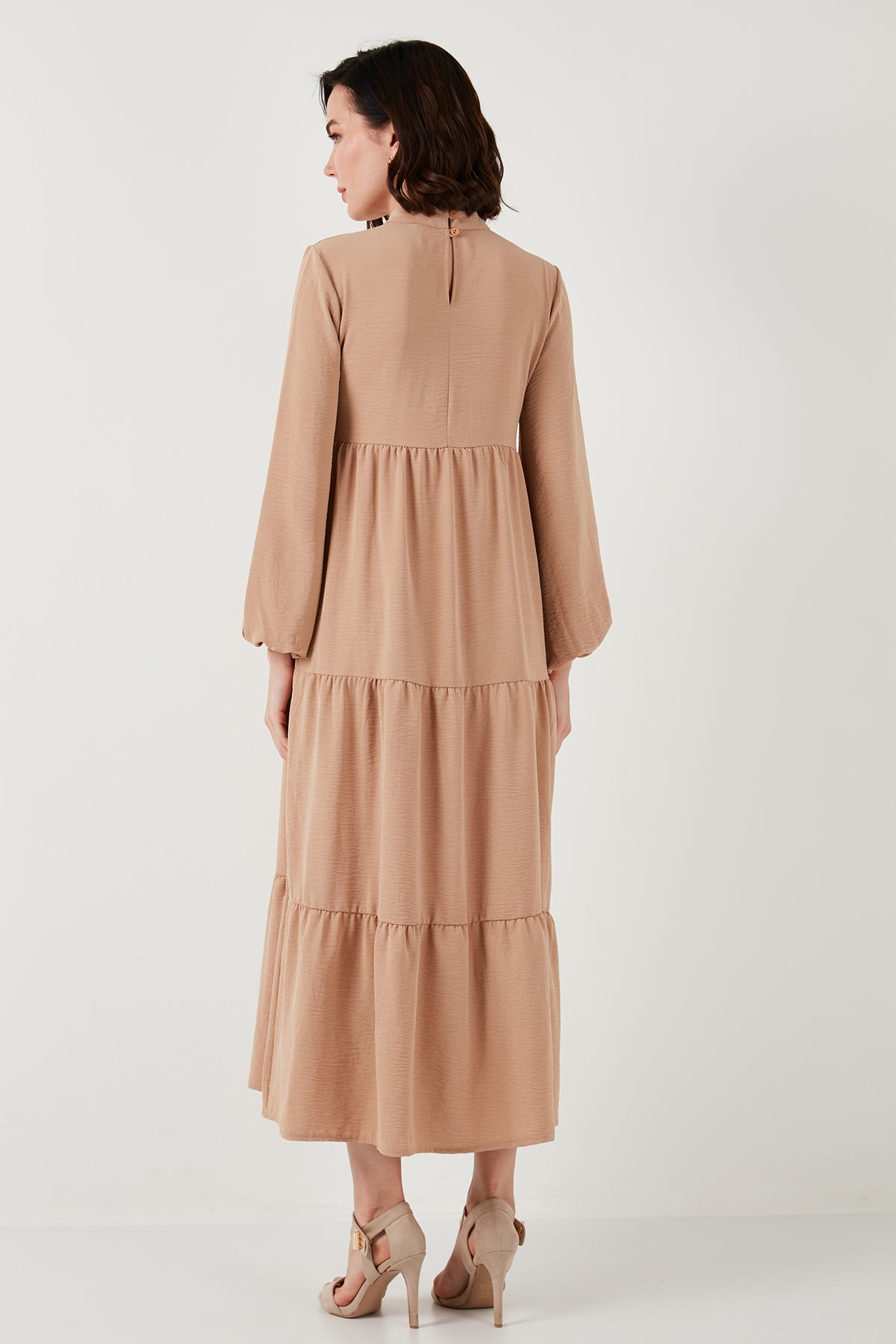 Lela Modest Regular Fit Dik Yaka Uzun Bayan Elbise 611EL545 CAMEL