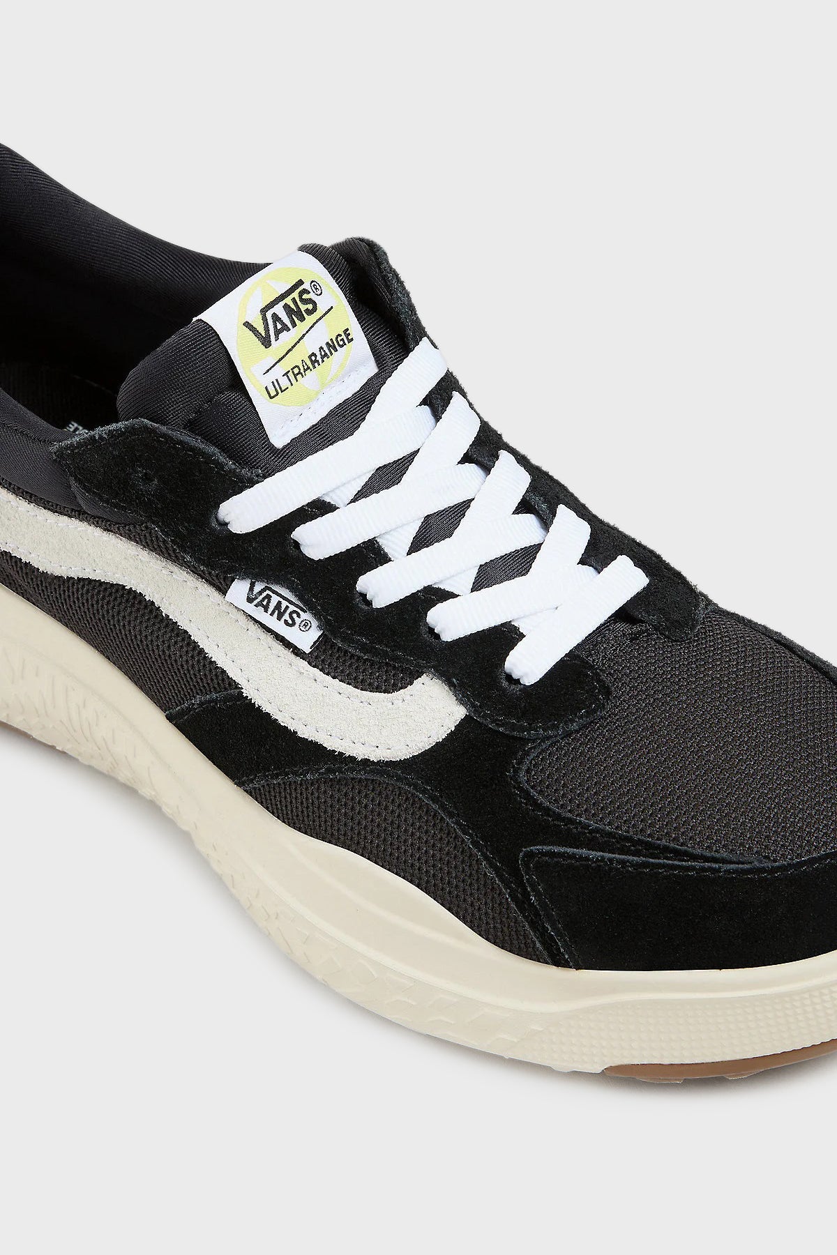 Vans UltraRange Logolu Sneaker Kalın Tabanlı Unisex Ayakkabı VN000BCEBA21 SİYAH-BEYAZ