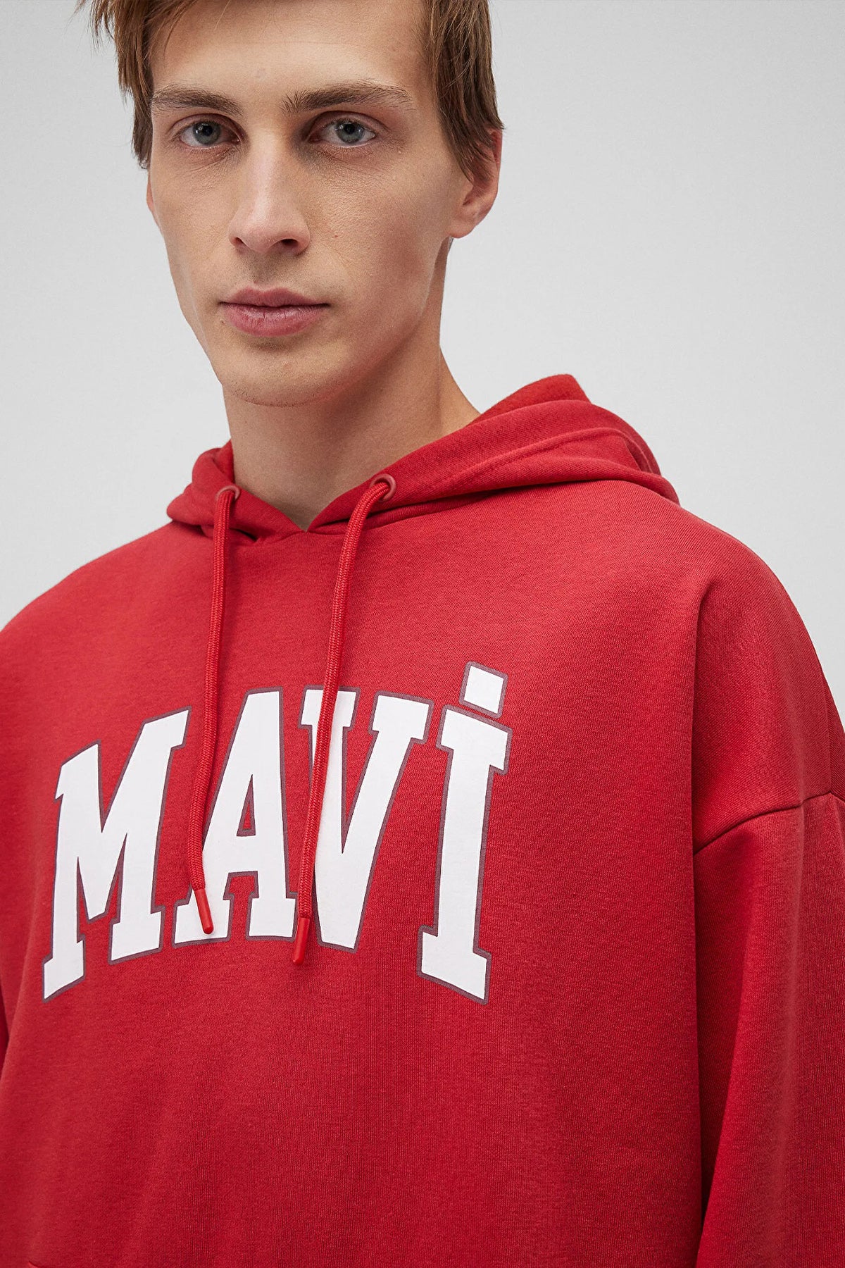 Mavi Logo Baskılı Şardonlu Oversize Fit Kapüşonlu Erkek Sweat 067149-86417 KIRMIZI