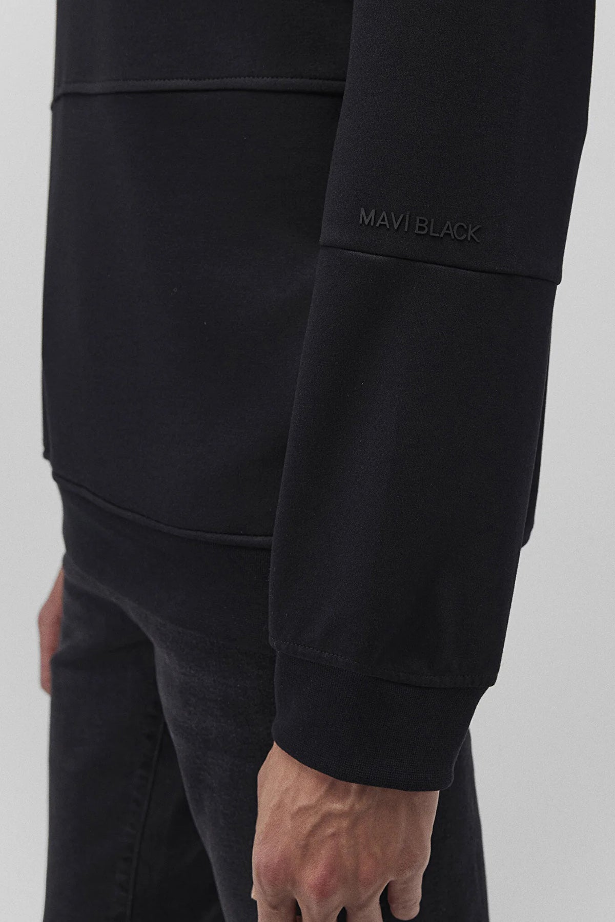 Mavi Regular Fit Kanguru Cepli Kapüşonlu Erkek Sweat 0S10250-900 SİYAH