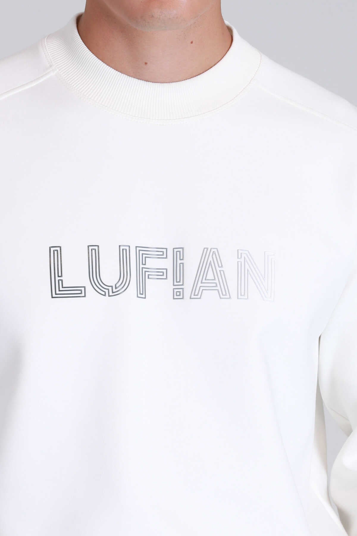 Lufian Pamuklu Regular Fit Örme Logolu Sıfır Yaka Luther Erkek Sweat 112030145 KIRIK BEYAZ