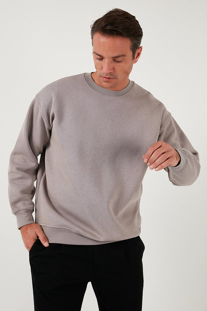 Buratti Regular Fit Bisiklet Yaka Pamuklu İçi Tüylü Yumuşak Şardonlu Erkek Sweat 5905255 Kül