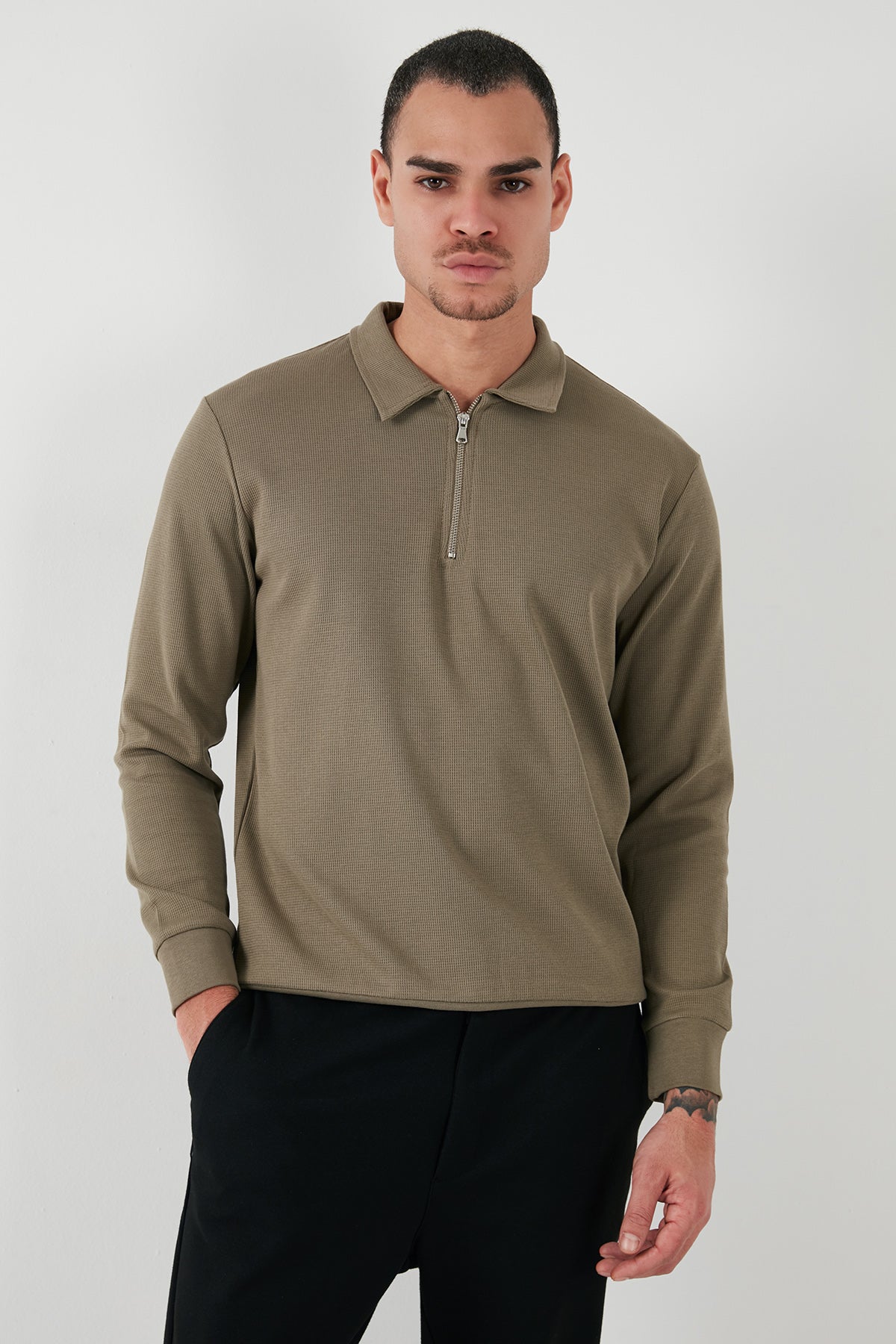 Buratti Pamuklu Regular Fit Yarım Fermuarlı Polo Yaka Erkek Sweat 5905805 Vizon Yeşili