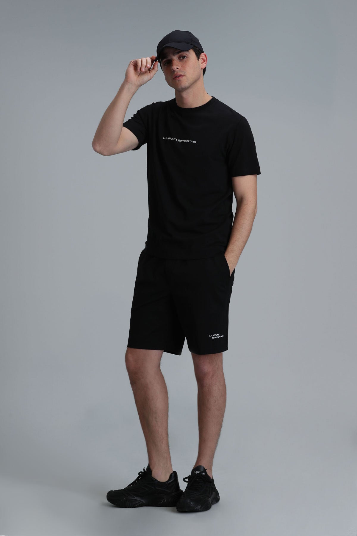 Lufian Tony Bisiklet Yaka Pamuklu Regular Fit Erkek T Shirt 111020190 SİYAH