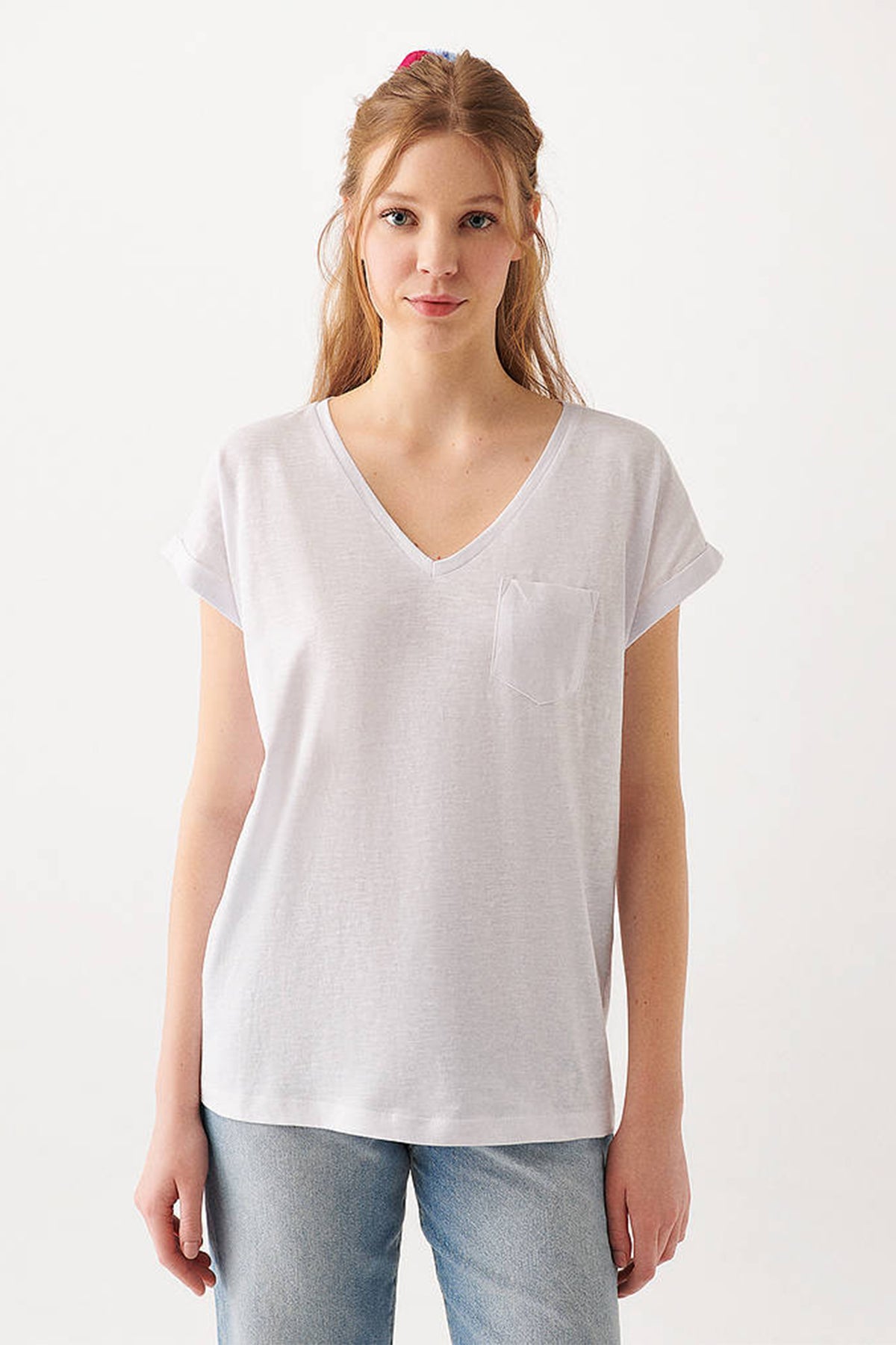 Mavi Pamuklu V Yaka Oversize Basic Bayan T Shirt 1600961-620 BEYAZ