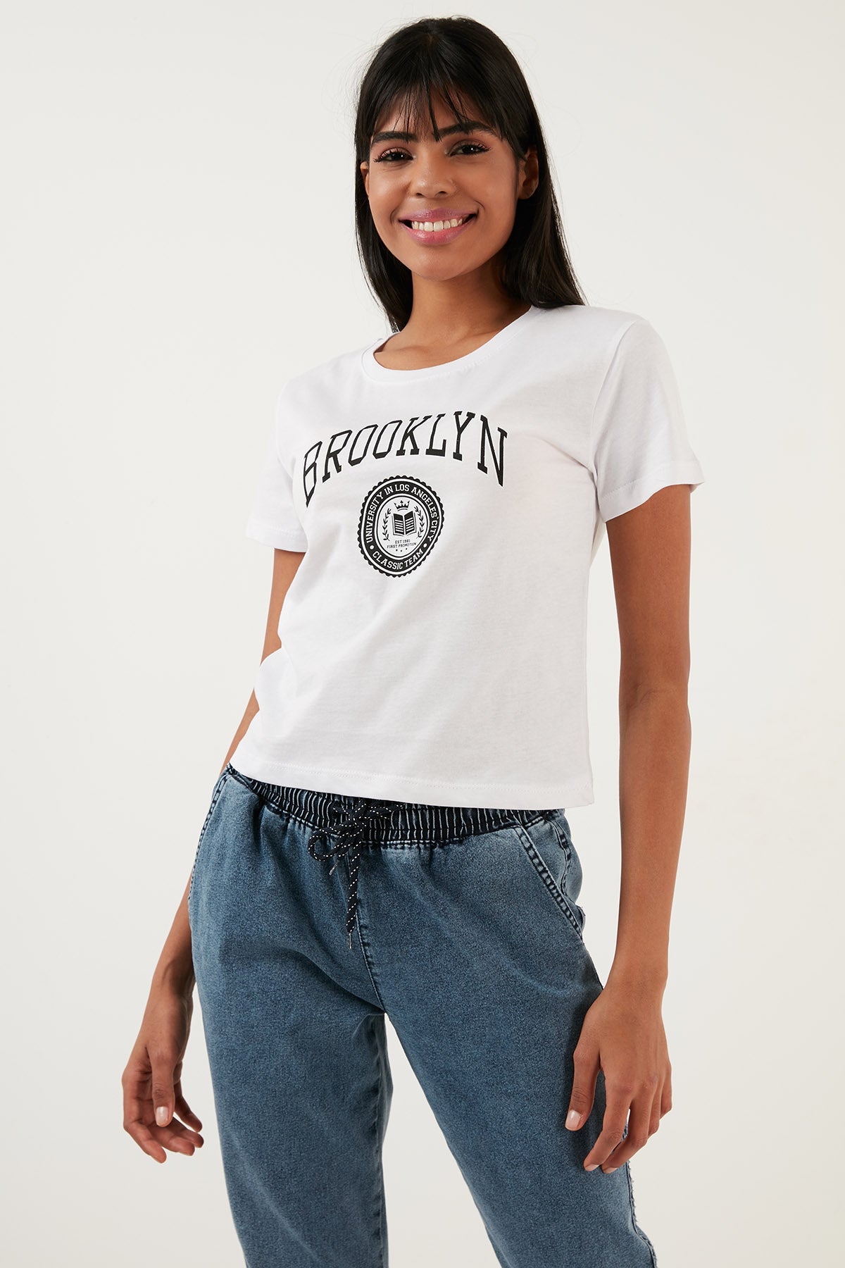 Lela Brooklyn Baskılı Bisiklet Yaka Dar Kesim Bayan T Shirt 5864581 BEYAZ