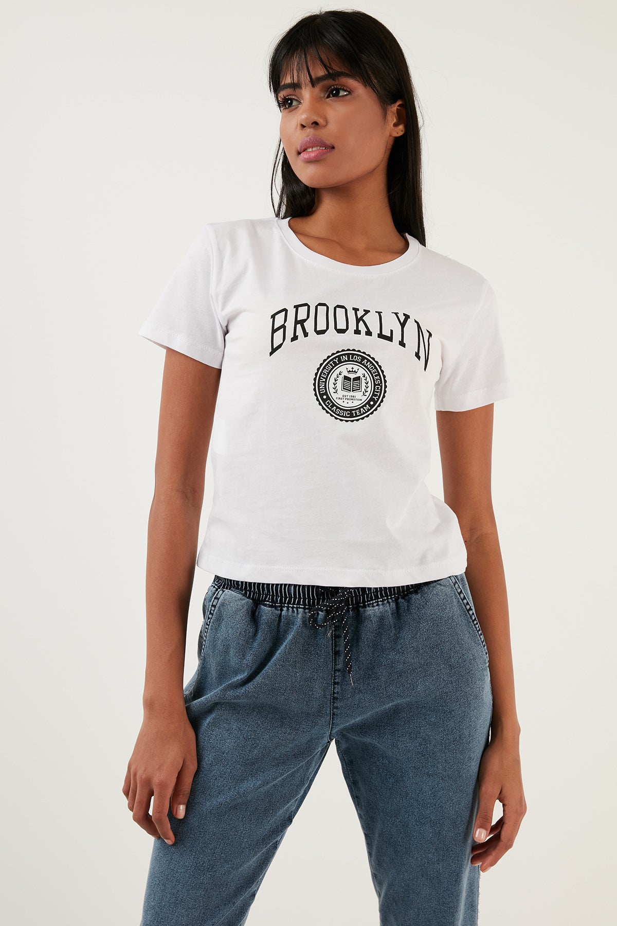 Lela Brooklyn Baskılı Bisiklet Yaka Dar Kesim Bayan T Shirt 5864581 BEYAZ