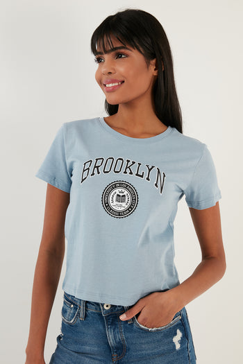 Lela Brooklyn Baskılı Bisiklet Yaka Dar Kesim Bayan T Shirt 5864581 BEBE MAVİ