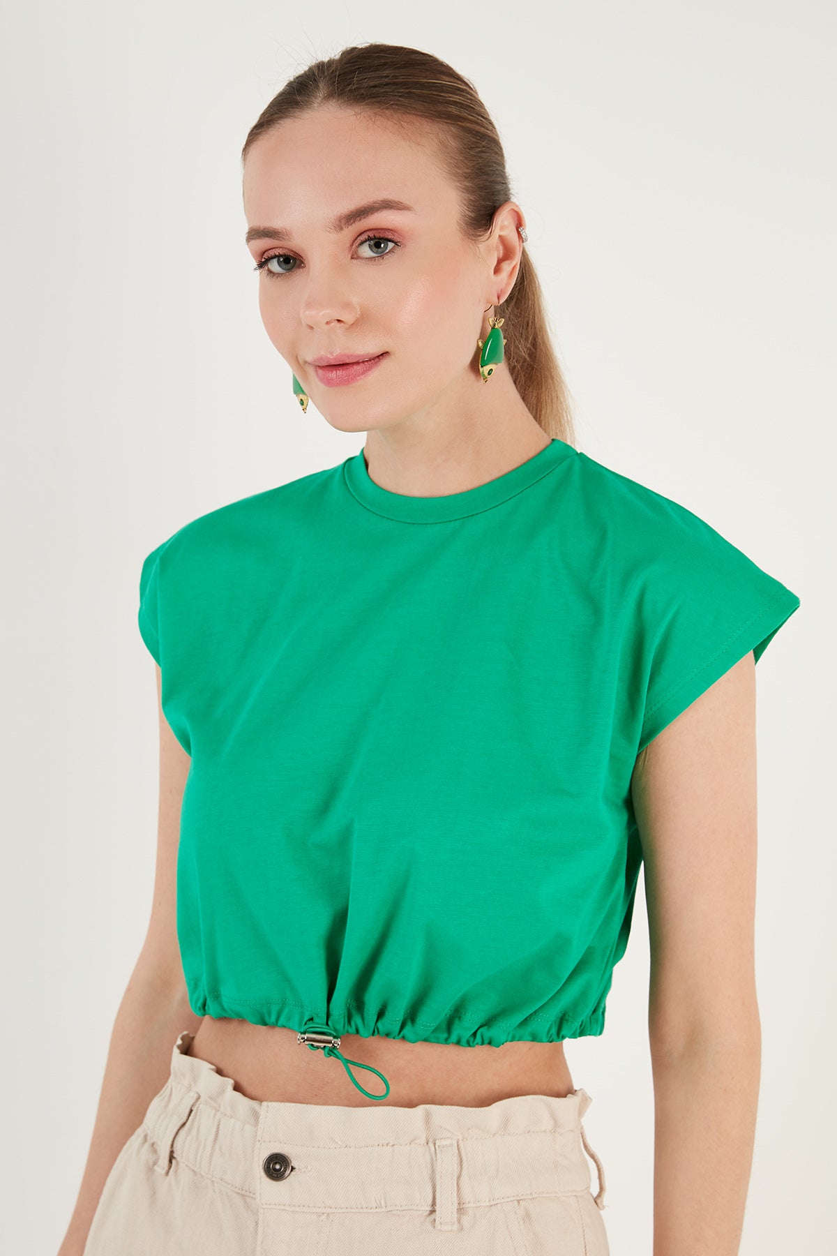 Lela Bisiklet Yaka % 100 Pamuk Crop Bayan T Shirt 5865587 BENETTON