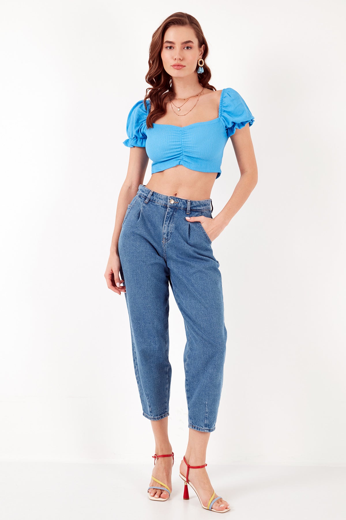 Lela Slim Fit Büzgü Detaylı Kalp Yaka Crop Bayan Bluz 5865601 MAVİ