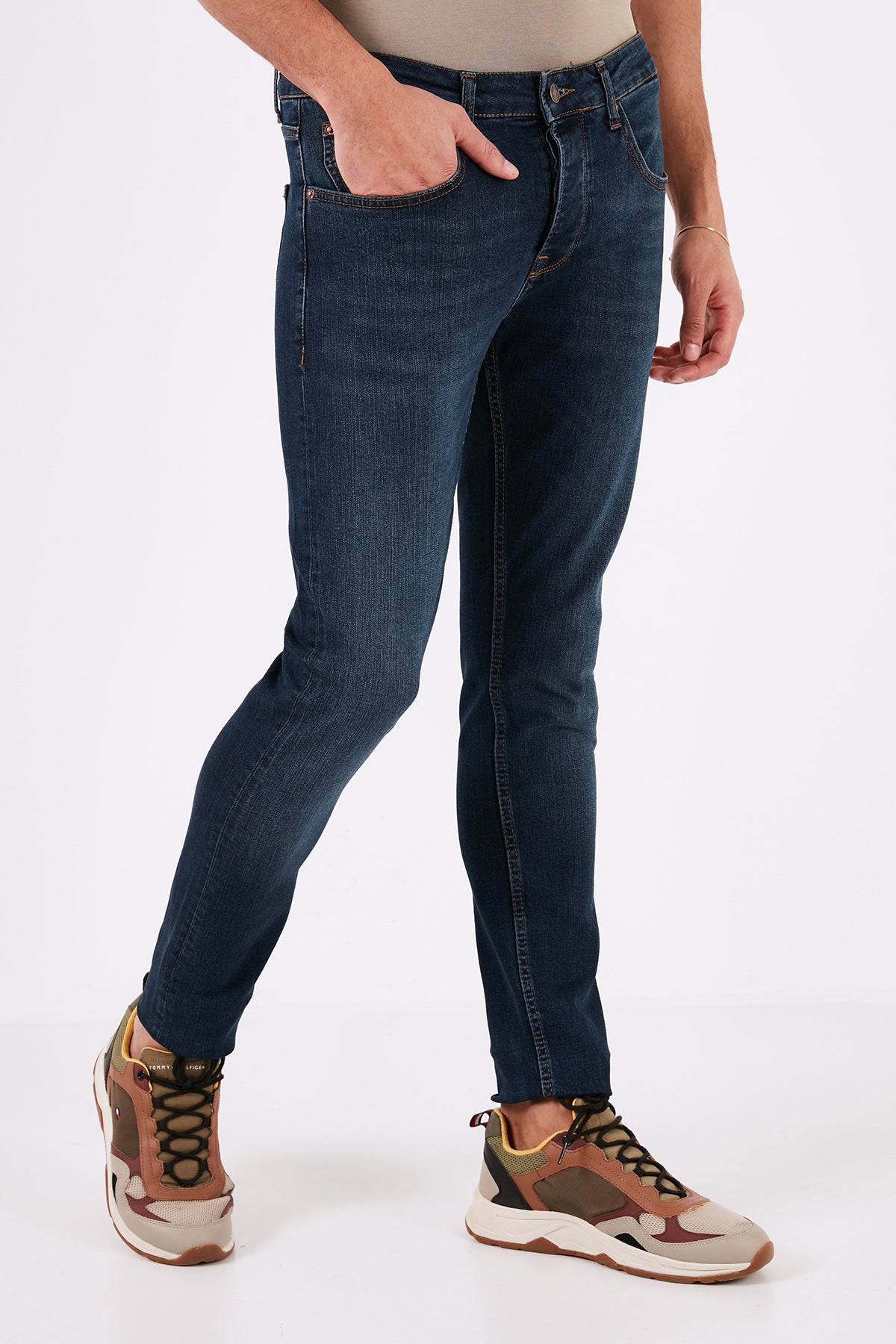 Buratti Pamuklu Normal Bel Slim Fit Dar Paça Jeans Erkek Kot Pantolon 1122J65NAPOLI LACİVERT