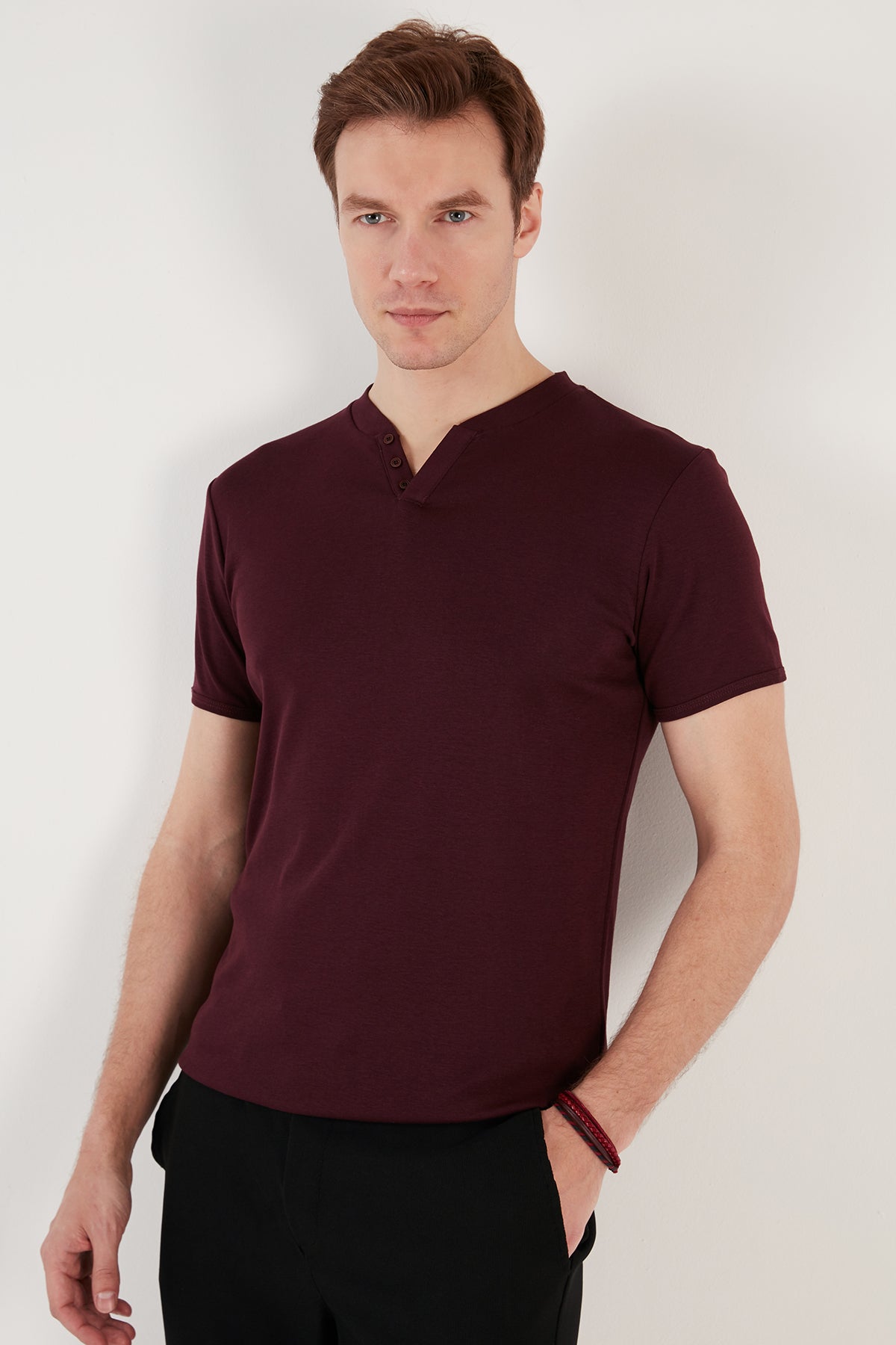 Buratti % 100 Pamuklu V Yaka Slim Fit Erkek T Shirt 5902122 VİŞNE