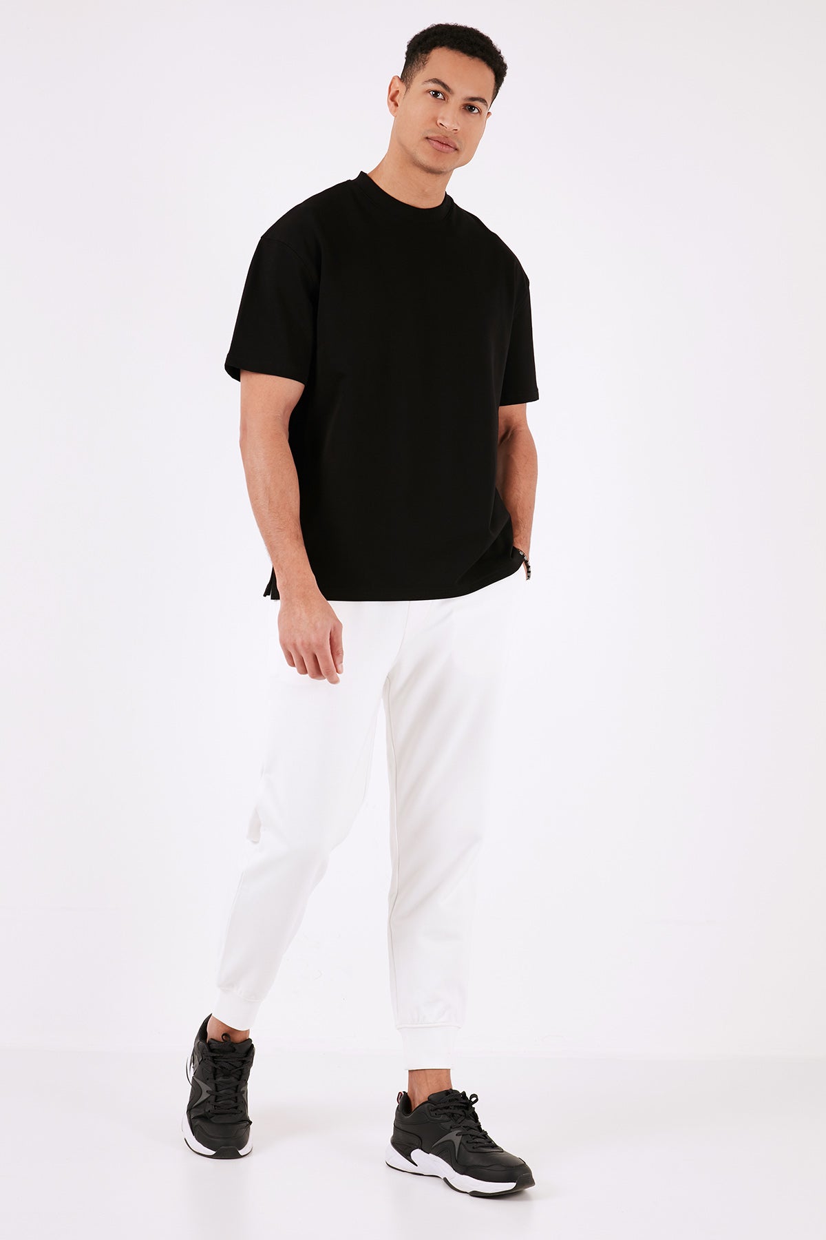 Buratti Pamuklu Bisiklet Yaka Relaxed Fit Basic Erkek T Shirt 5902610 SİYAH