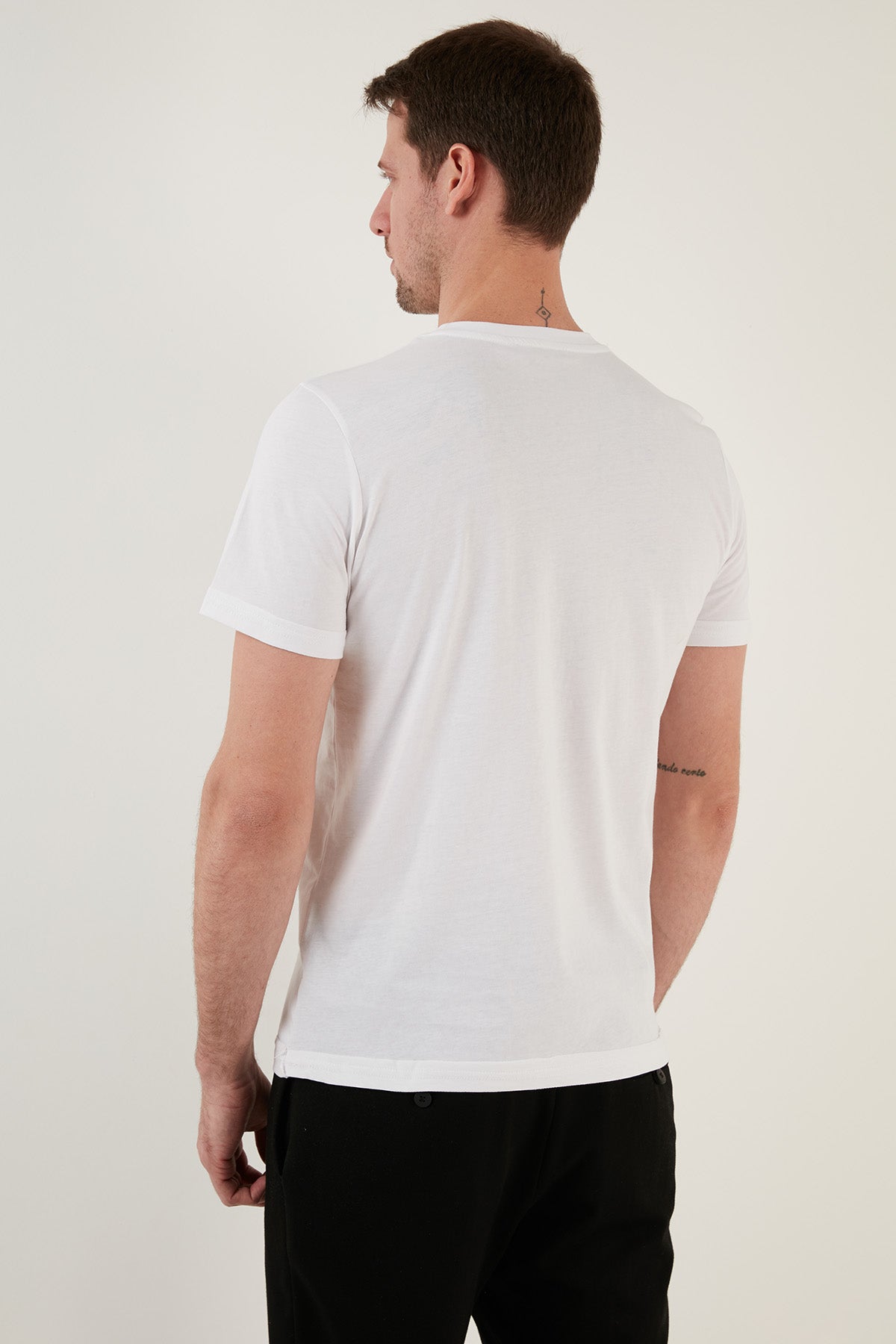 Buratti % 100 Pamuk Regular Fit Bisiklet Yaka Erkek T Shirt 5902623 BEYAZ