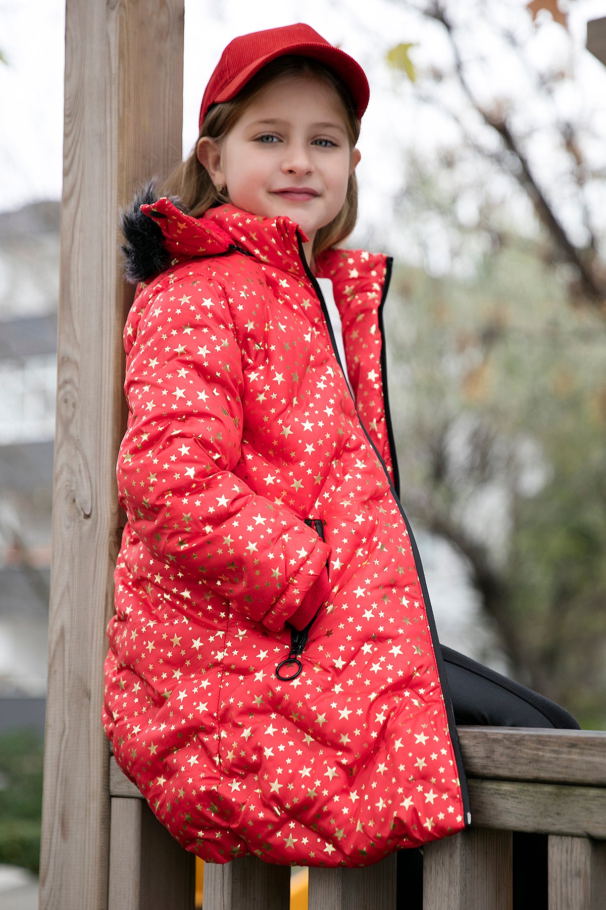 Lela Yakası Suni Kürklü Yıldız Desenli Çıkarılabilir Kapüşonlu Peluş Astarlı Kışlık Kız Çocuk Mont 5760031 KIRMIZI