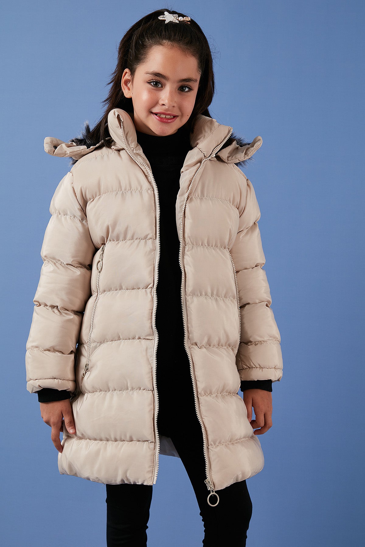 Lela Peluş Astarlı Yakası Suni Kürklü Çıkarılabilir Kapüşonlu Kışlık Kız Çocuk Mont 5766038 TAŞ