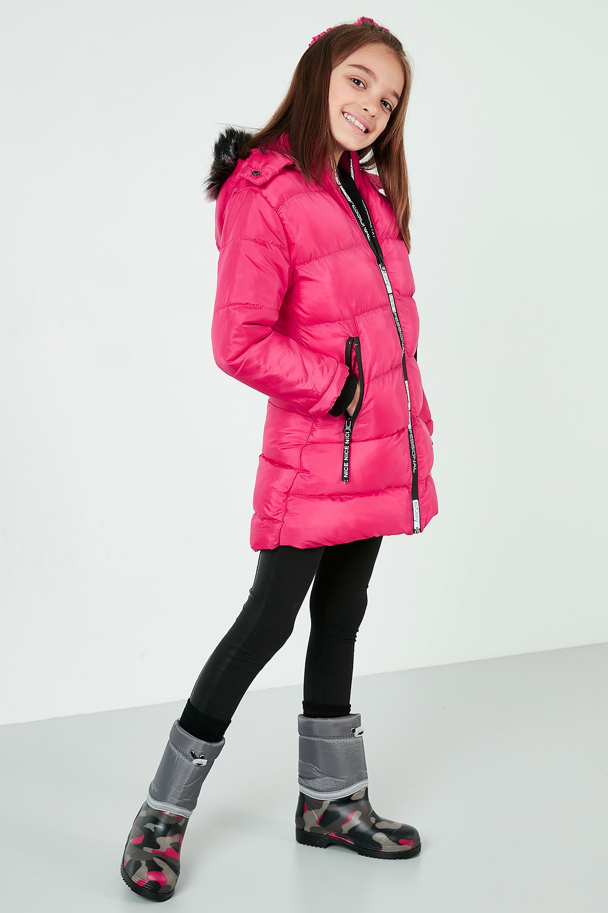Lela Yakası Suni Kürklü Peluş Astarlı Çıkarılabilir Kapüşonlu Kışlık Kız Çocuk Mont 57690200 PEMBE